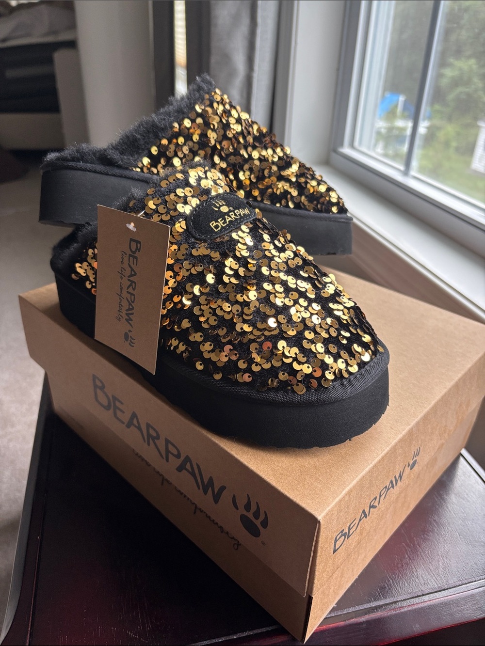 BEARPAW 🐾 Portia Woman’s Black and Gold Sequin Slip-On Slippers